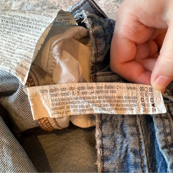 Zara High Rise Distressed Denim  Jean Shorts Size 8 Women's Blue Mom Cut Off EUC - Picture 13 of 16